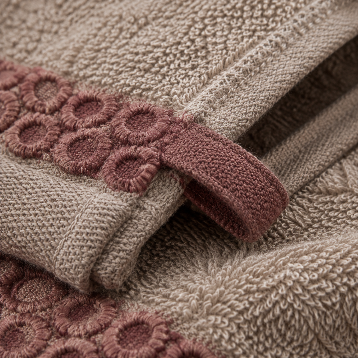 HaloHem Towel Set